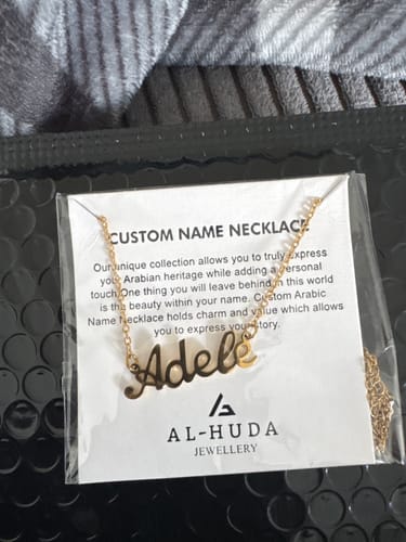 Customer photo review of English Custom Name Necklace