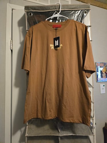 Customer photo review of [2ND PRE-ORDER] BTS J-HOPE - HOPE ON THE STAGE OFFICIAL MD TOUR T-SHIRT (BROWN)