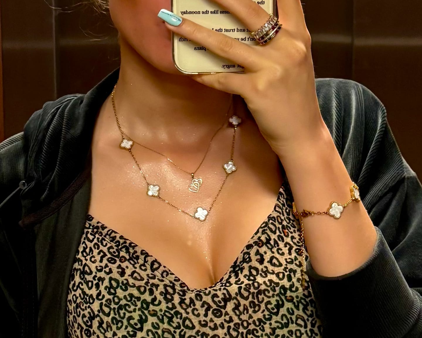 Customer photo review of Set Bratara + Colier Auriu Flower