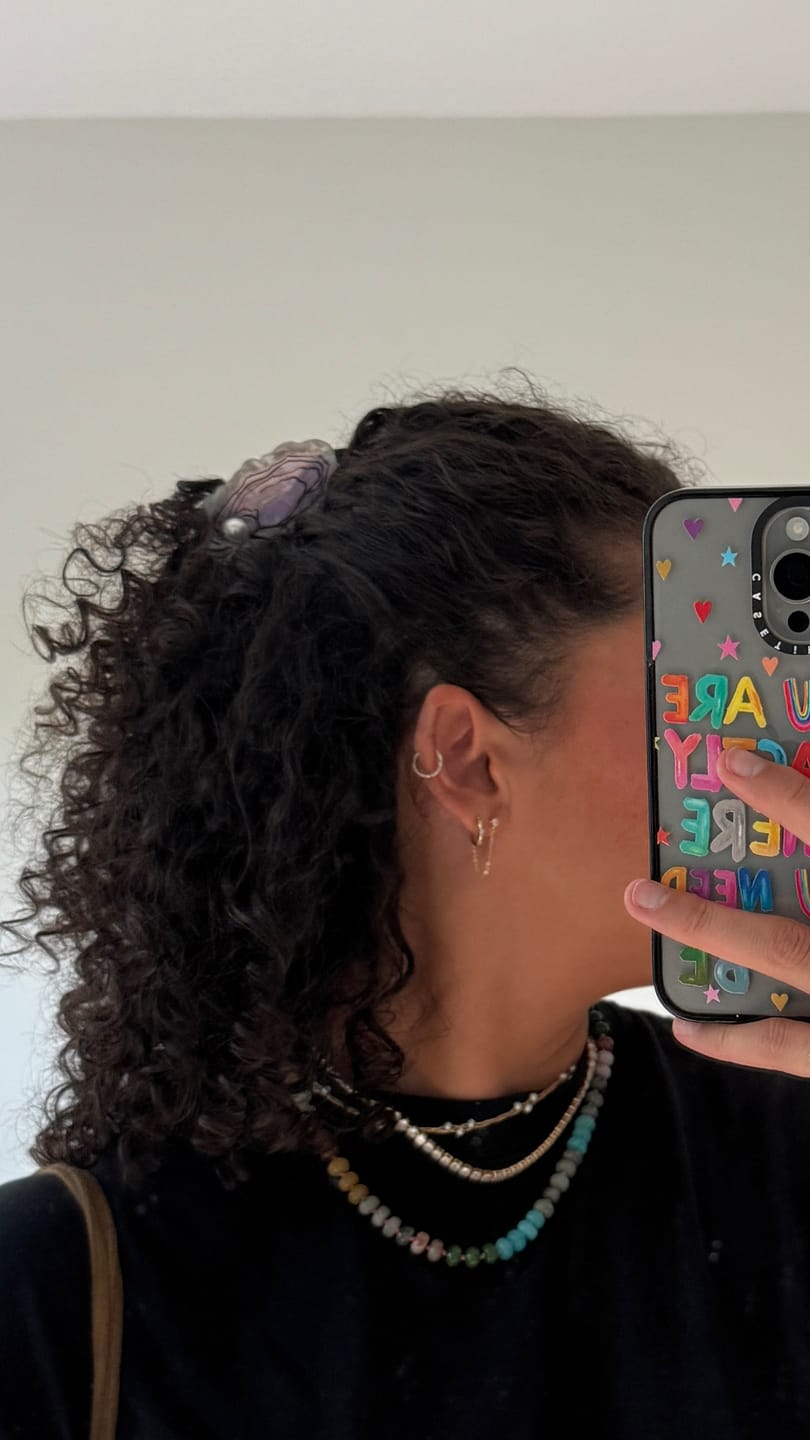 Customer photo review of Midi Oyster Hair Claw Clip