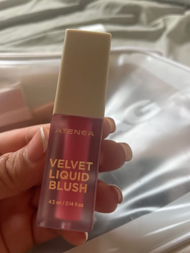 Customer photo review of RUBORES LÍQUIDOS VELVET COLLECTION