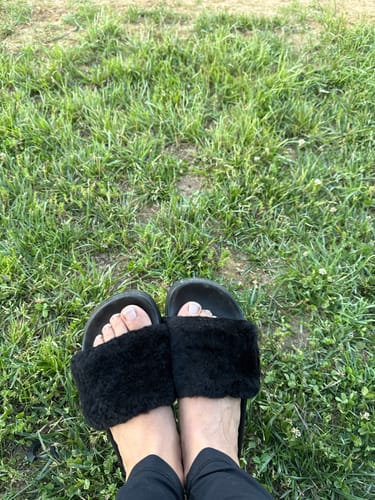 Customer photo review of Women's Bella Sheepskin Slide