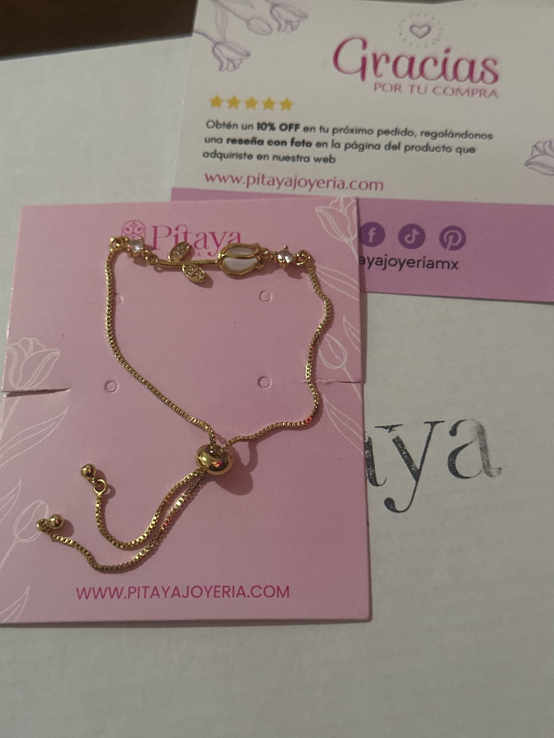 Customer photo review of Pulsera Ajustable Tulipán