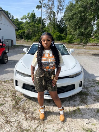 Customer photo review of Vale Forever Defensive Anchor Vintage Tee White