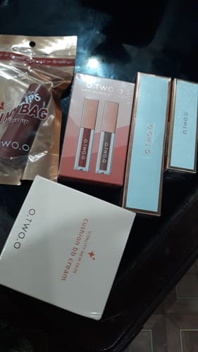 Customer photo review of O.TWO.O GLOW LIFT LIGHT SHADOW CONTOUR STICK