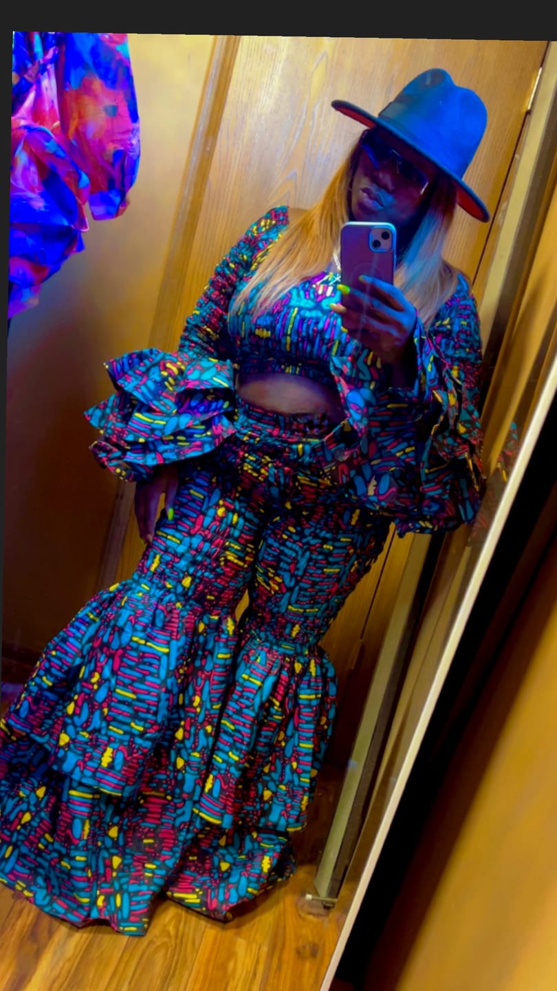 Customer photo review of Soso Women's African Print Top with Dramatic Sleeves