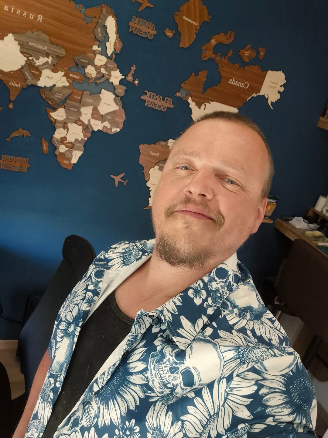 Customer photo review of Herren Hawaiihemd mit Knöpfen Navy Blau