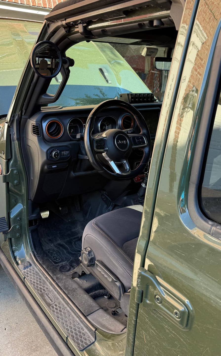 Customer photo review of Gladiator JT A-Pillar Side Mirrors with Base Mount Driver AND Passenger