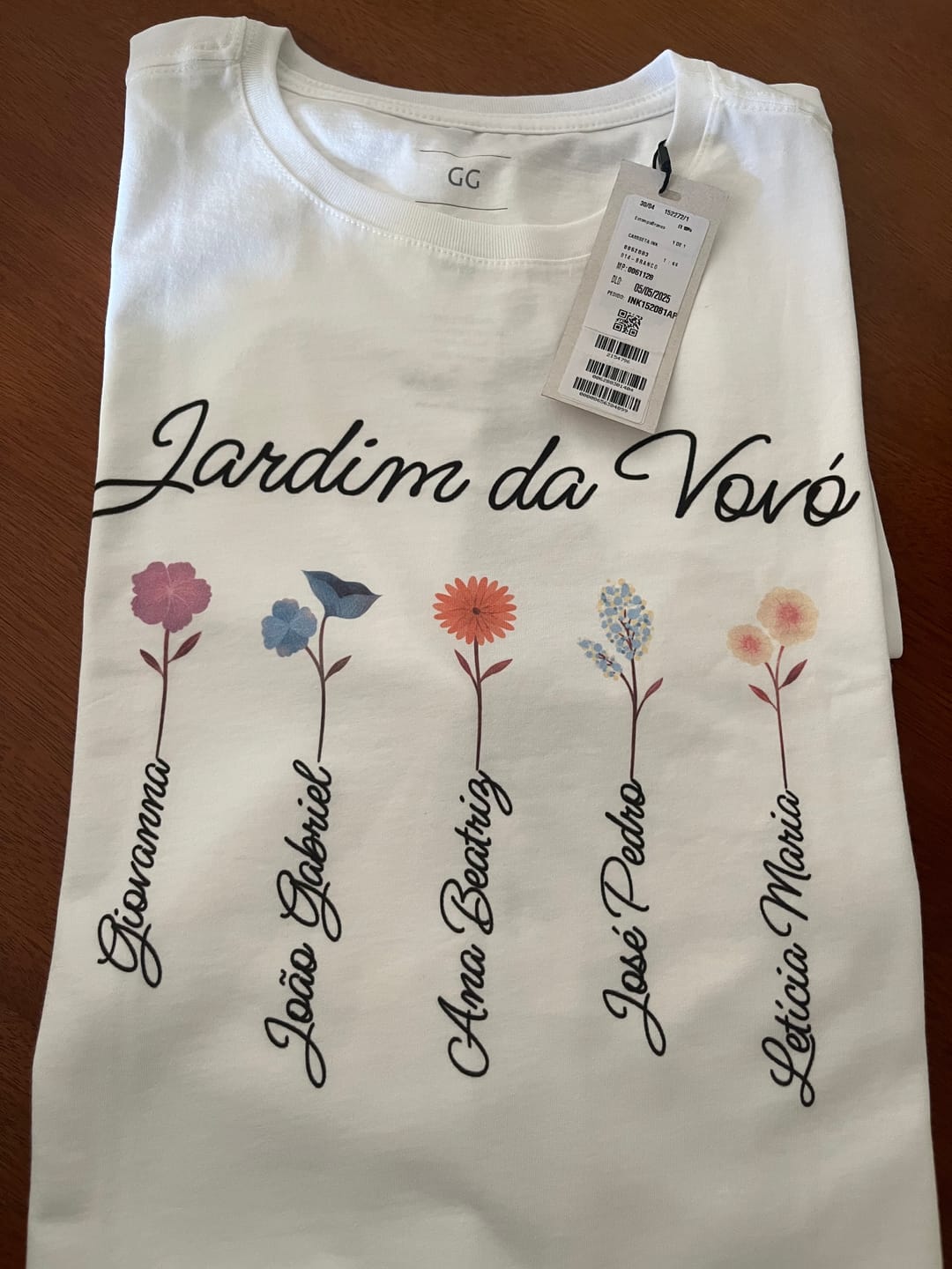 Customer photo review of Camiseta Personalizada Jardim da Vovó - BRANCA - Algodão 100%