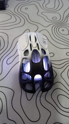 Customer photo review of GravaStar Mercury M1 Pro Wireless Gaming Mouse Mice, Lightweight Magnesium Alloy , 26,000 DPI Gaming Setup Gift