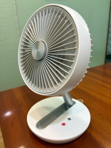 Customer photo review of FOLDE v2 | All Day Wireless™ Rechargeable Folding Fan