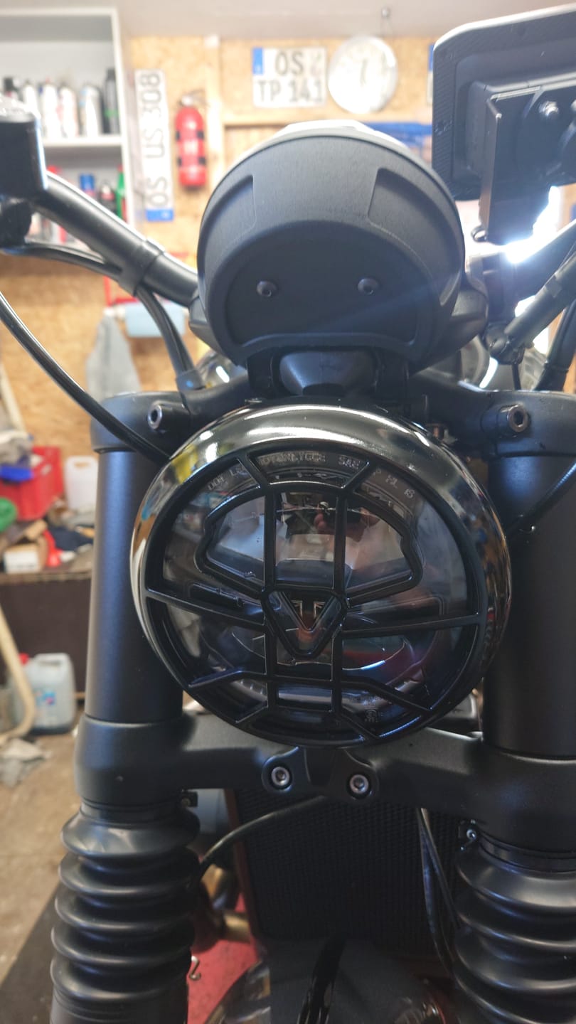 Customer photo review of Triumph Bobber Custom Gauge Cover- Brogue Moto