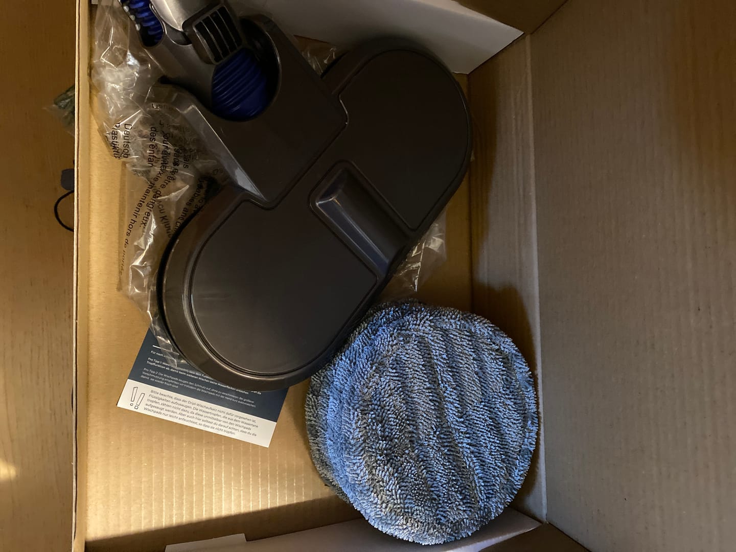 Customer photo review of Elektrischer Wischaufsatz passend für Dyson (inkl. 6 Wischpads)