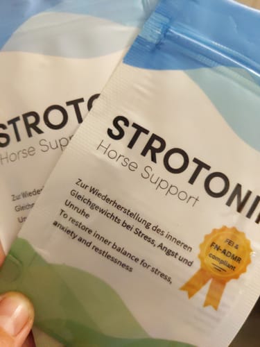 Customer photo review of Strotonin Horse Support