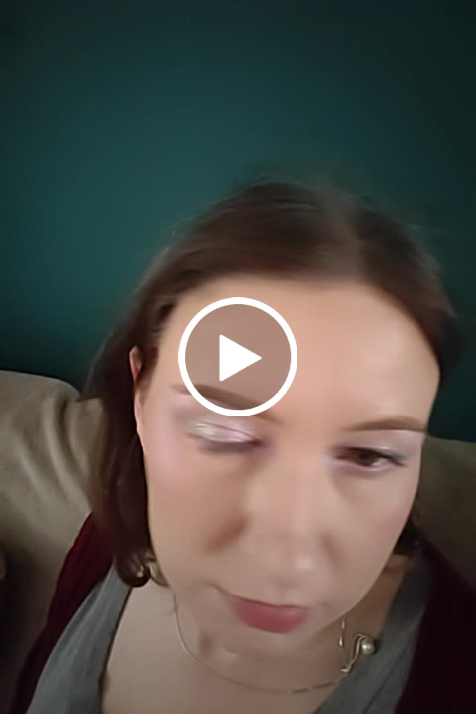 Customer video review of Frosted Fairy Prismatic Pastels Multichrome Magetic Eyeshadow Palette