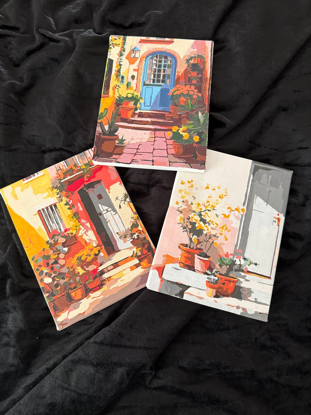 Customer photo review of 6 Mini Paintings | Kleurrijke deuren set