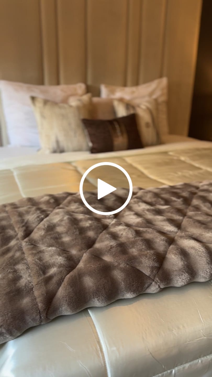Customer video review of Dekbed Zonder Overtrek Satijn  Pearl White