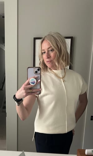 Customer photo review of Lightly Ribbed Mid Seam Tee