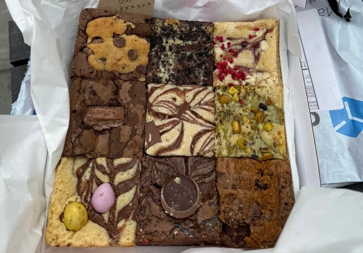 Customer photo review of Brownie & Blondie Mixed Box
