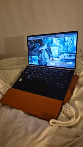 Customer photo review of Funda Notebook Smart Case