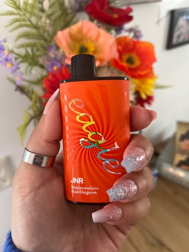 Customer photo review of JNR - Eagle - 23000 Bouffées - 2% de nicotine - Puff Jetable / Vape Disposable