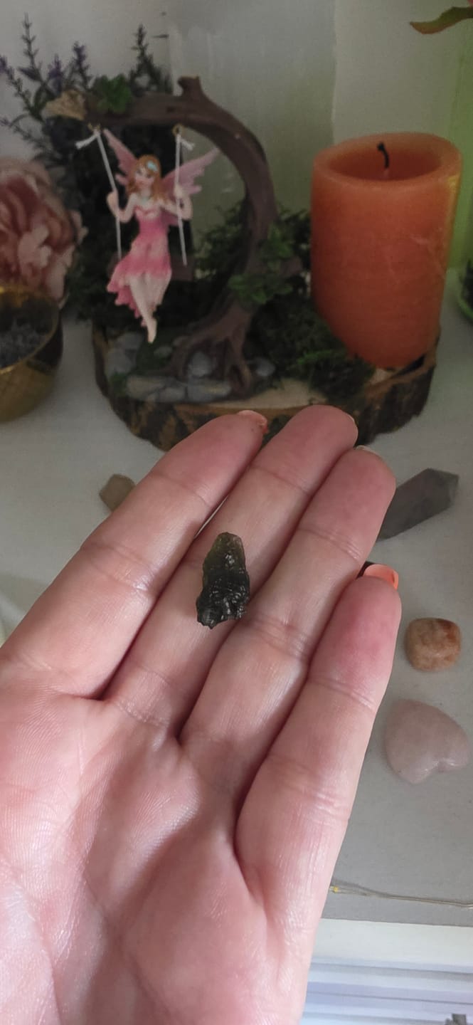 Customer photo review of Moldavite - Rough/raw pieces