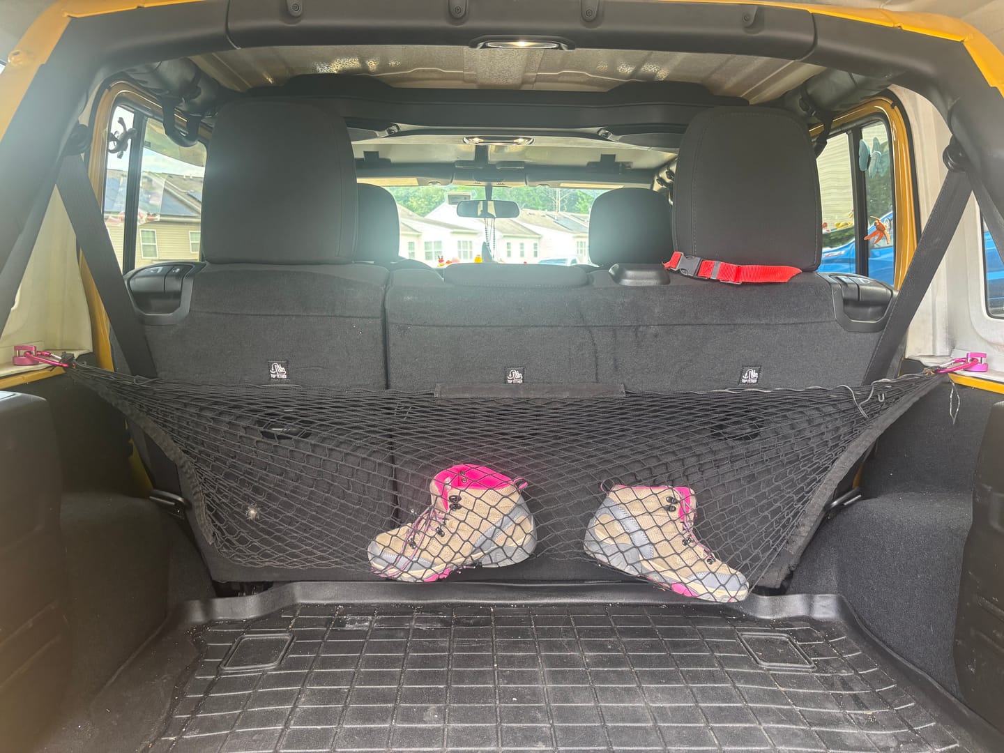 Customer photo review of JEEP Wrangler Hard Top Thumb Screws (Six Piece Set)