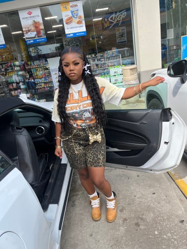 Customer photo review of Vale Forever Defensive Anchor Vintage Tee White