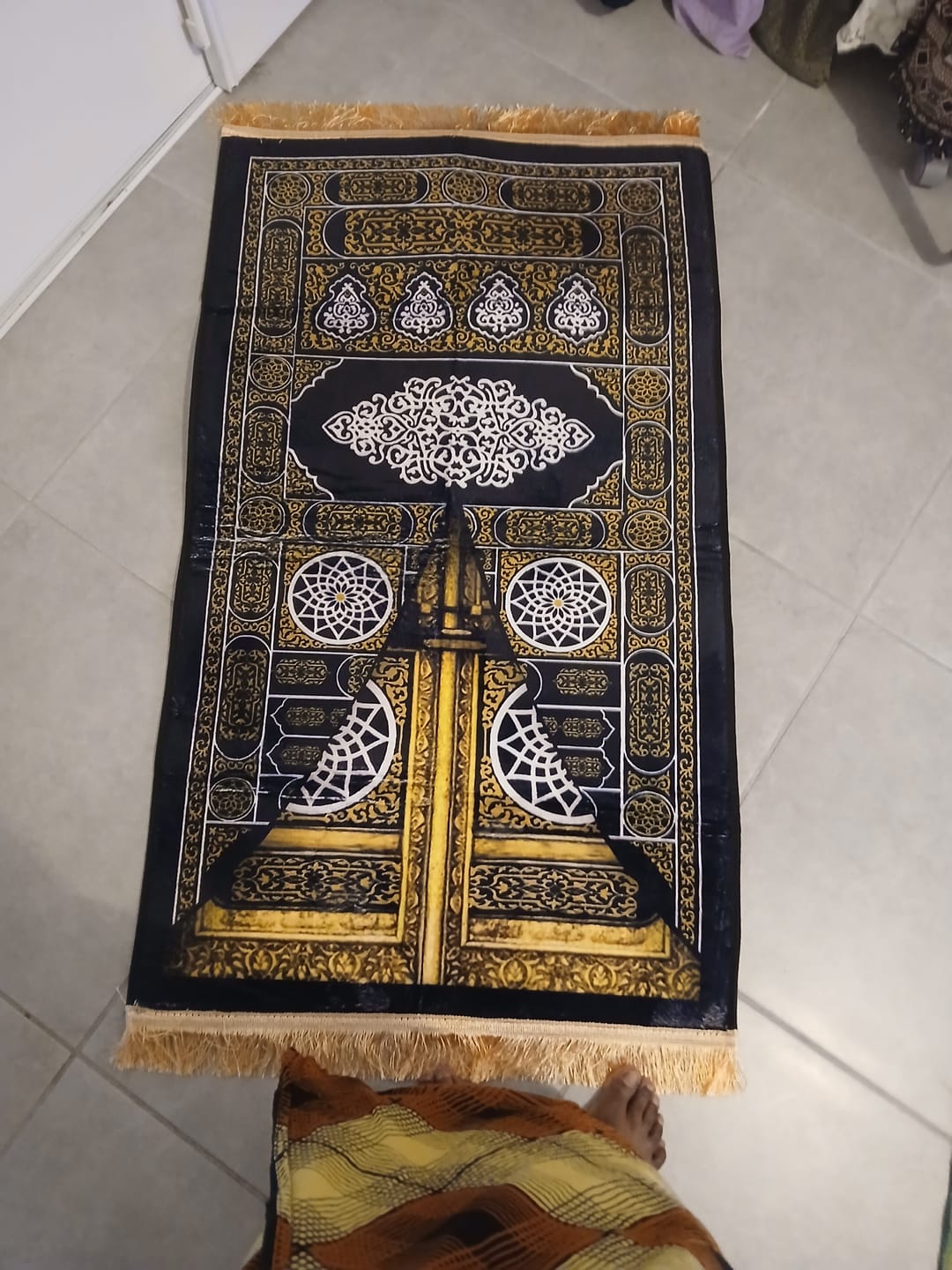 Customer photo review of Kaaba Door  Padded Prayer Mat