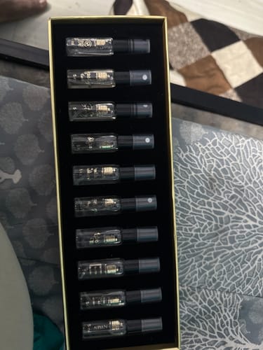 Customer photo review of Perfume Discovery Set - Pack of 10 ( 5ml Each ) Perfume Spray