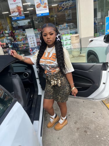 Customer photo review of Vale Forever Defensive Anchor Vintage Tee White