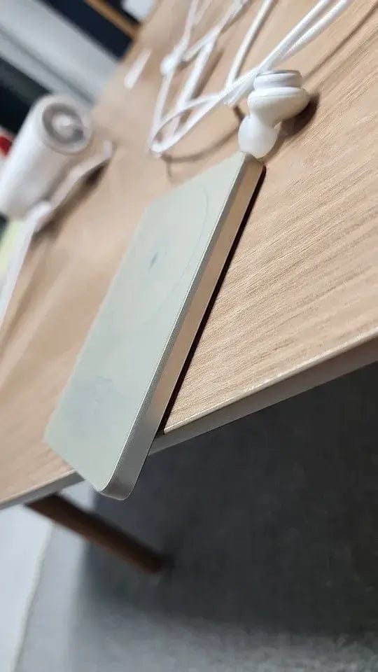 Customer photo review of MagBank Slim