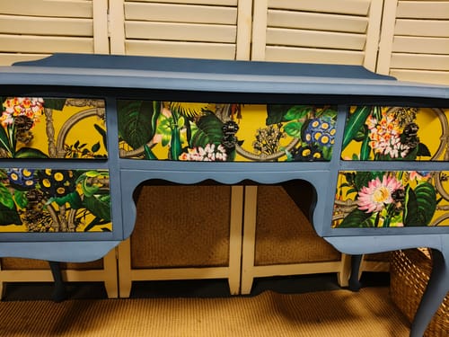 Customer photo review of Alata - floral trellis wallpaper - Ochre