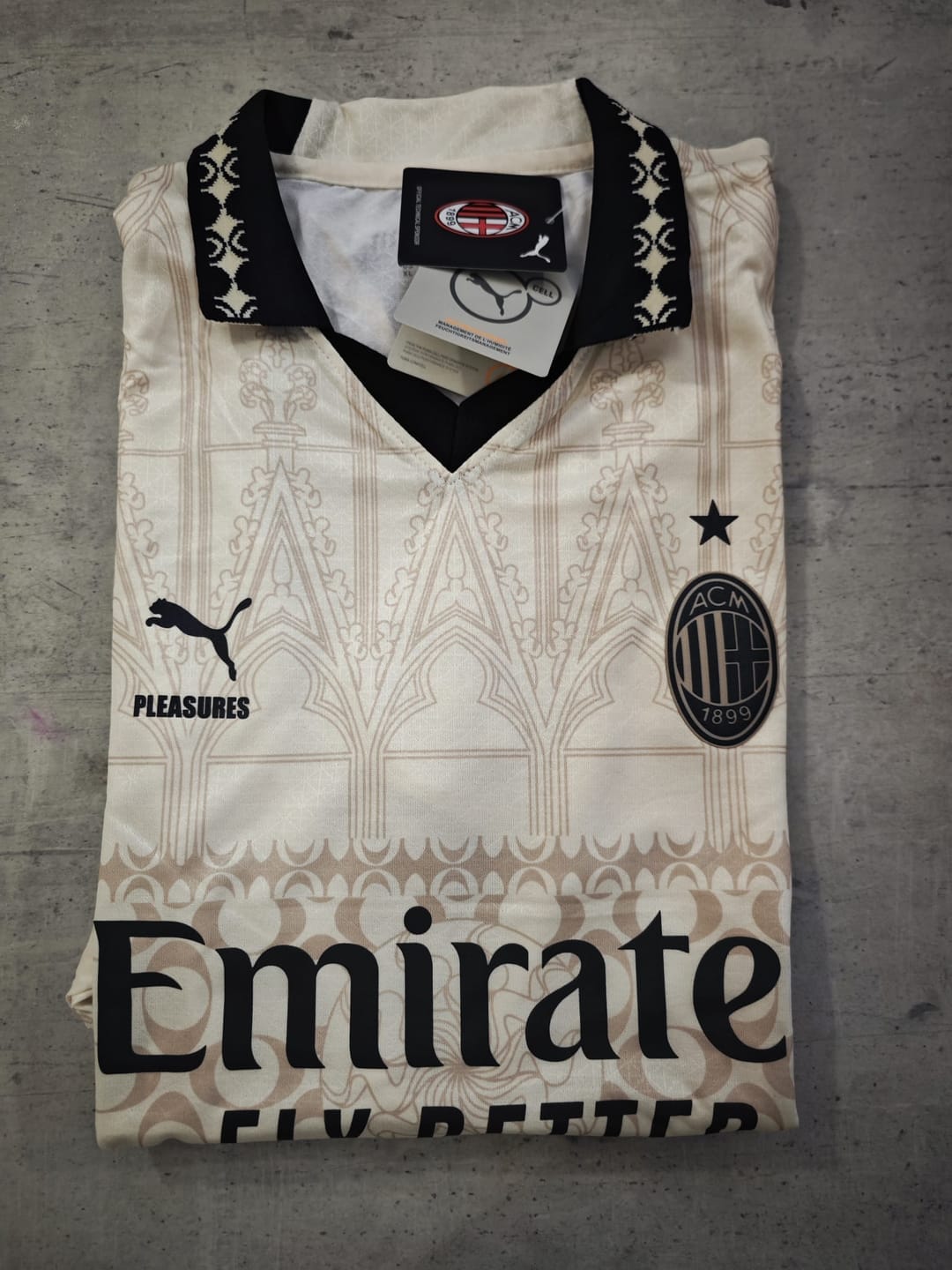 Customer photo review of MAGLIA MILAN SPECIAL EDITION 2024/25