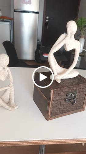 Customer video review of 3 Piezas Adorno Escultura Abstracta Pensador Deco Homilu