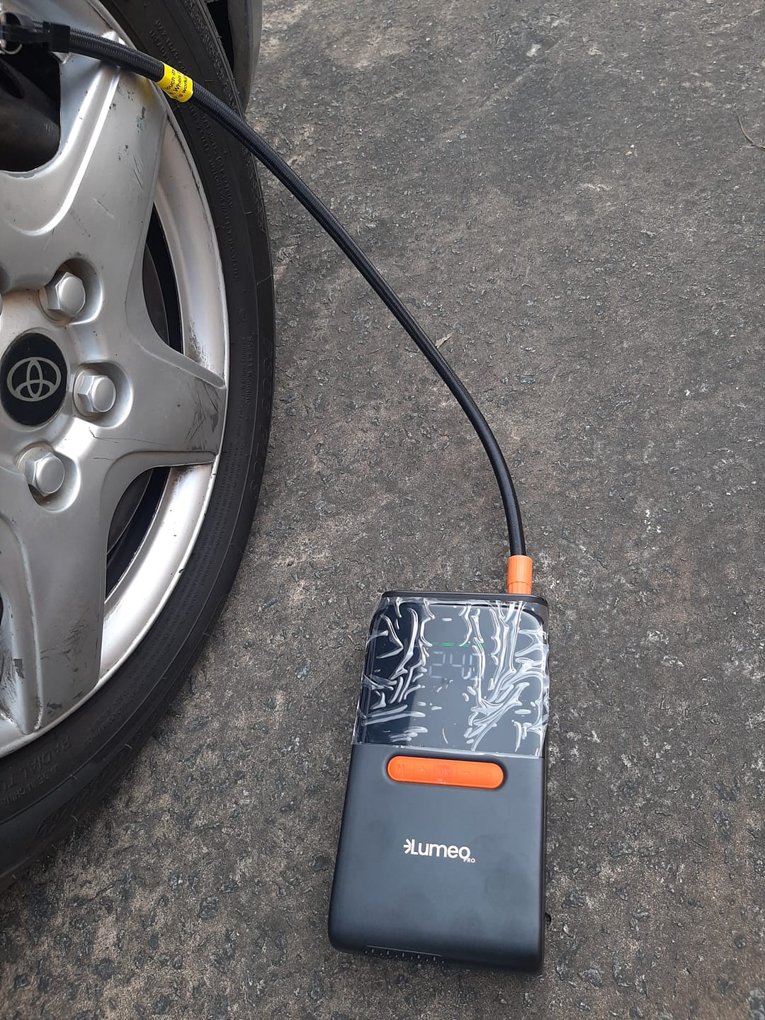 Customer photo review of Lumeo Pro Smart Pump Xtreme - With Jump Starter