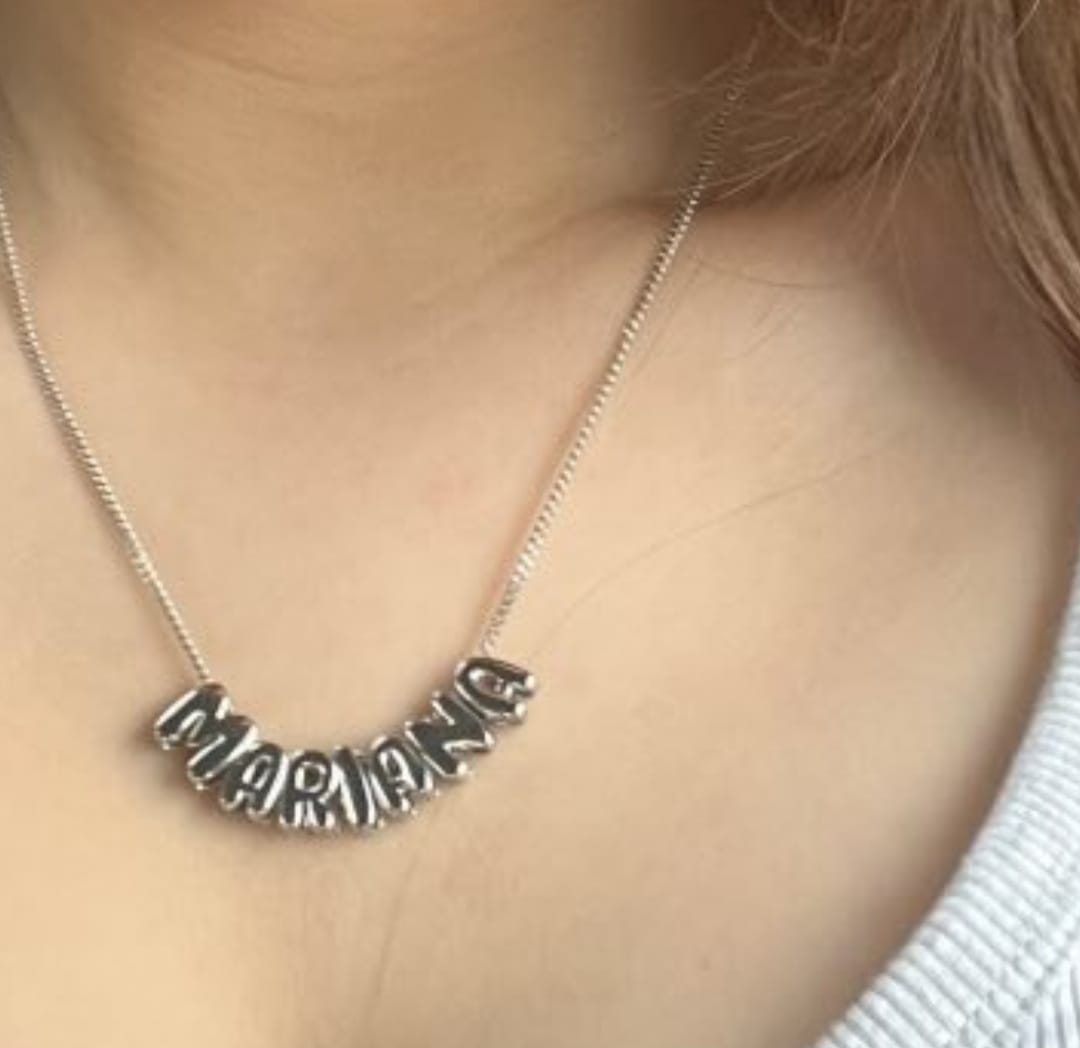 Customer photo review of Personaliza Tu Collar Con Inicial Mini Bubble Plateado