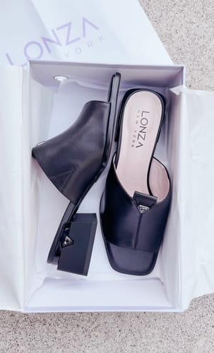 Customer photo review of Klara Black