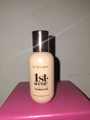 Customer photo review of BASE DE MAQUILLAJE LÍQUIDA 1ST SCENE