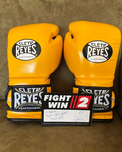 Fotorecensie van een klant over Bokshandschoenen Cleto Reyes Velcro Sparring Sunny Yellow