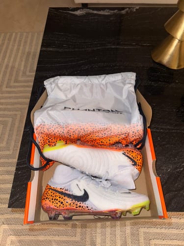 Customer photo review of Nike Phantom Luna II Elite FG