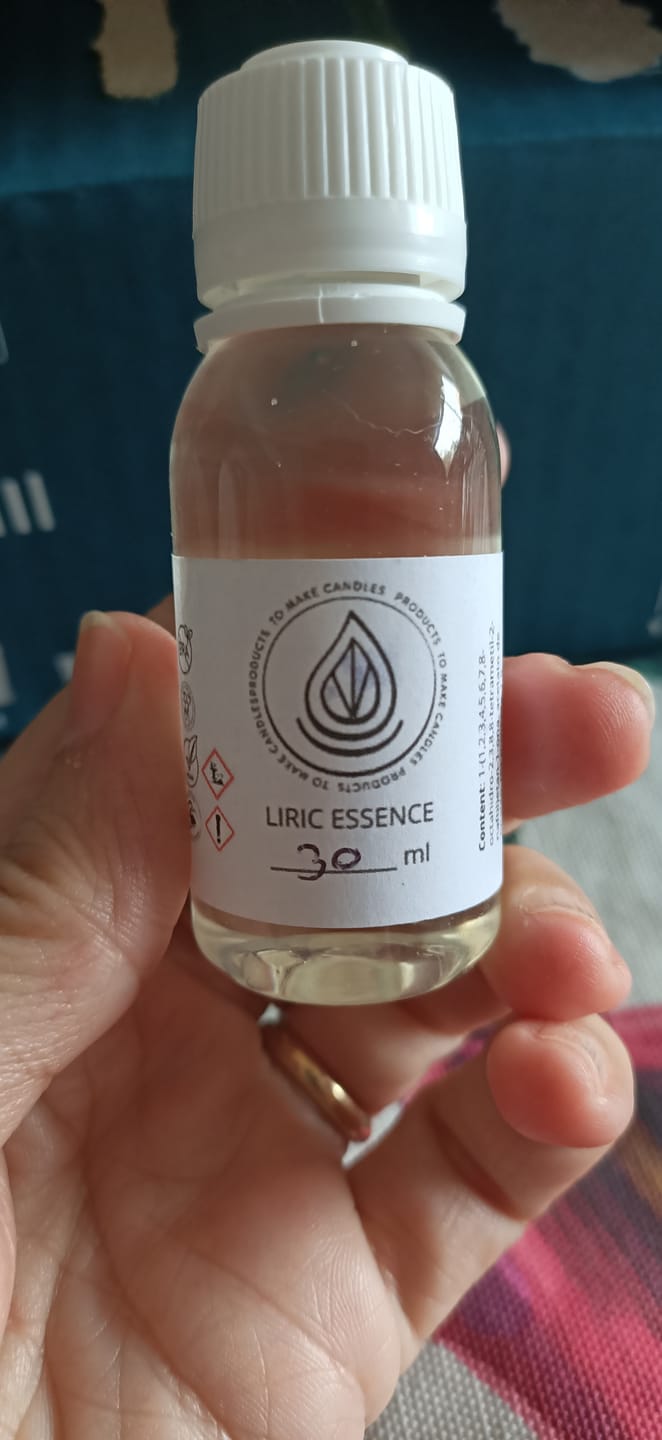 Customer photo review of Fragancia LIRIC ESSENCE