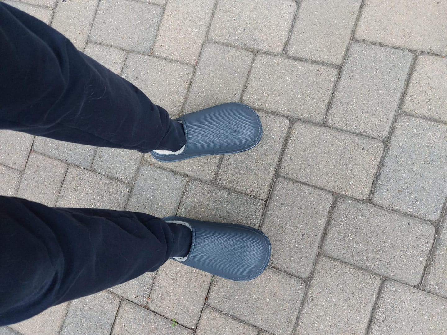 Customer photo review of Cloud Slides - Men's Cozy Fur
