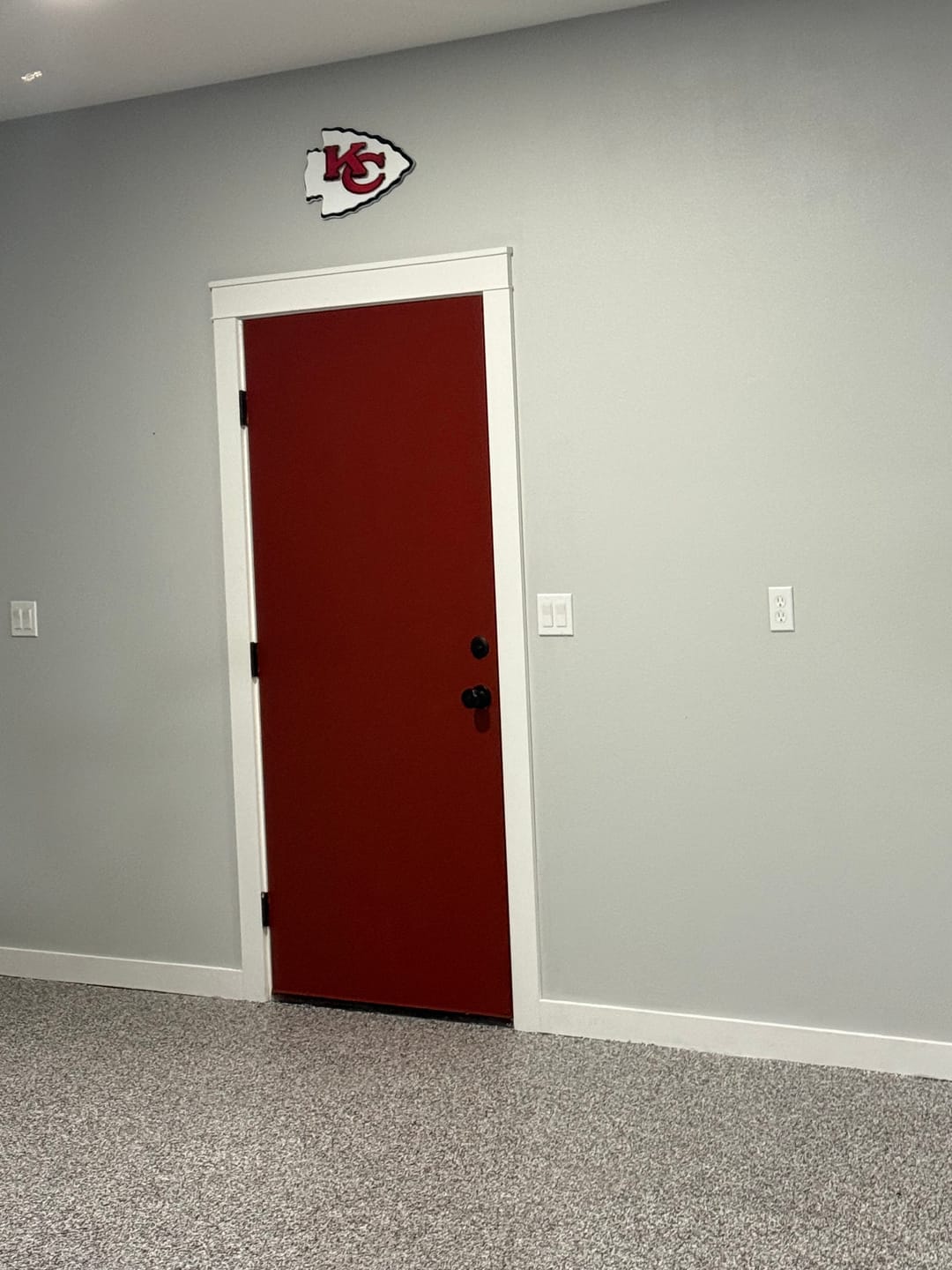 Customer photo review of Kansas City Chiefs Lamar Hunt "Arrowhead" 3D Vintage Metal Wall Art