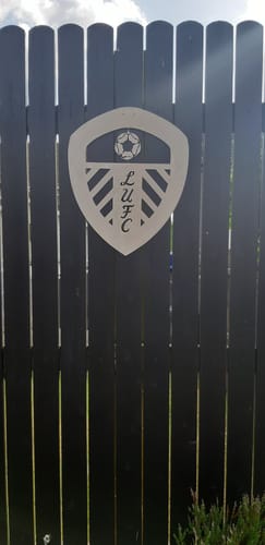 Customer photo review of Leeds United F.C. Crest Metal Wall Art