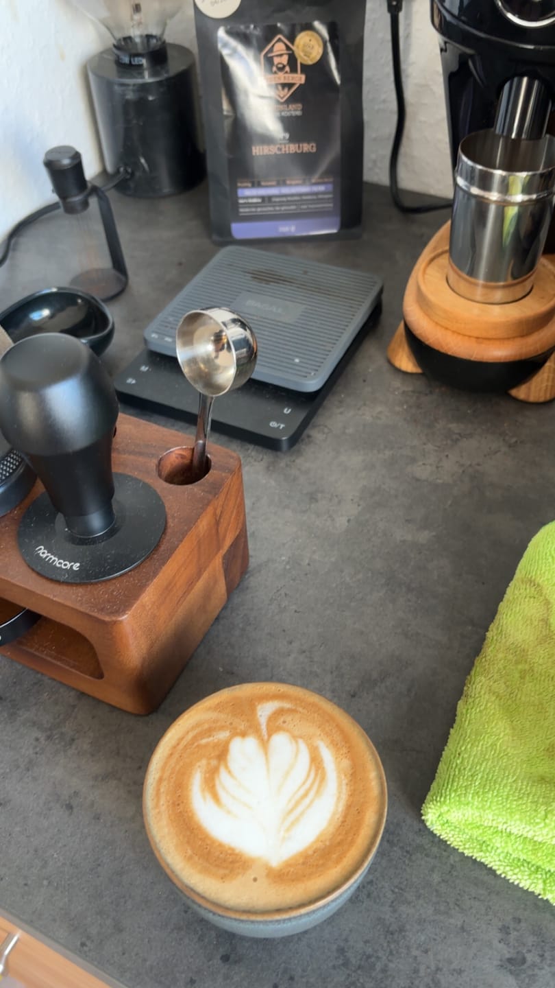 Customer photo review of N°9 Hirschburg – fruchtig & karamelliger Charakter – Espresso Bar Mischung