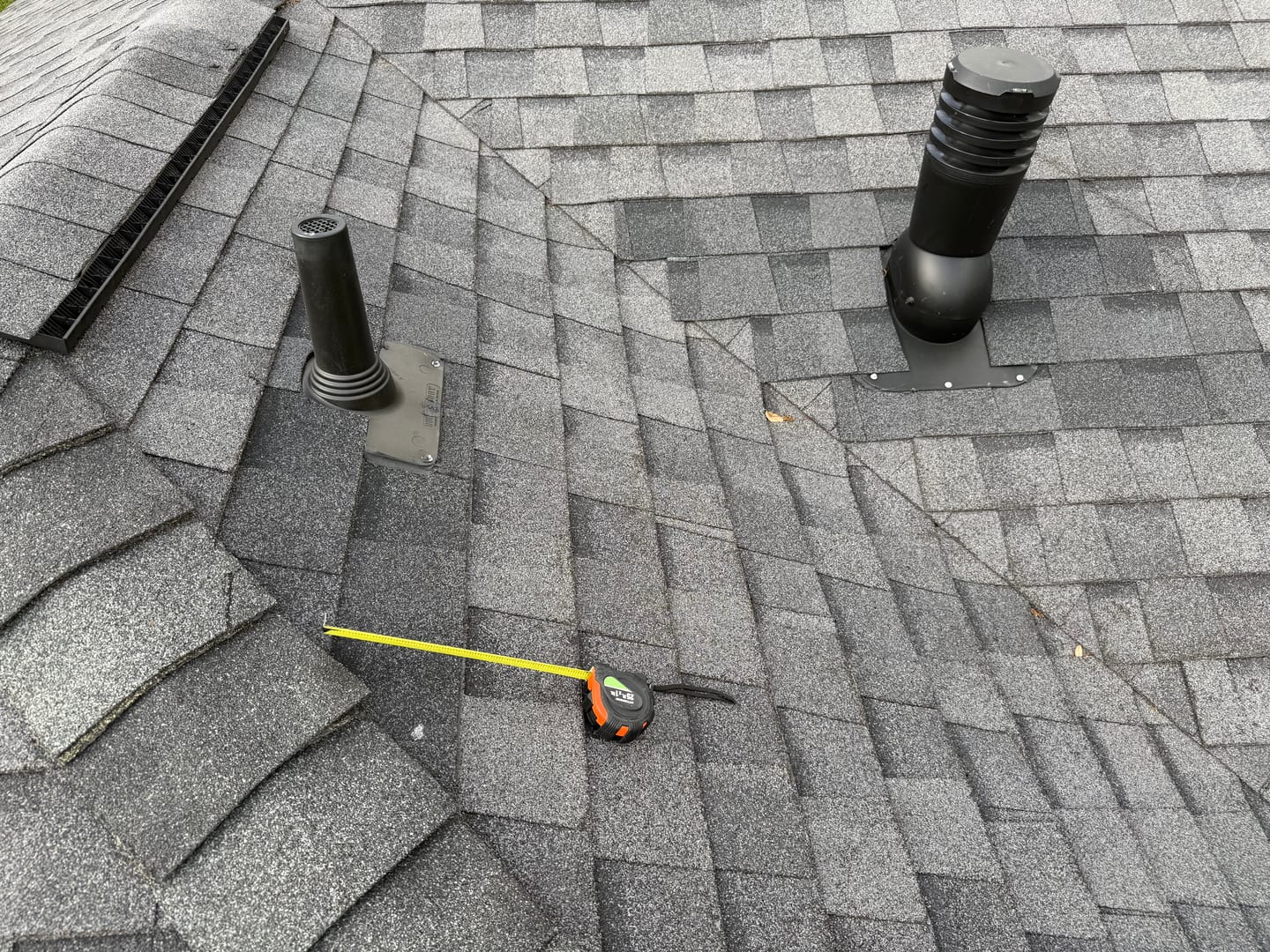 Customer photo review of Kitchen and bathroom roof vent Ivent ECO – Shingle Installation