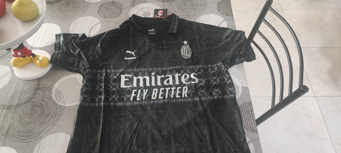 Customer photo review of MAGLIA MILAN SPECIAL EDITION 2024/25