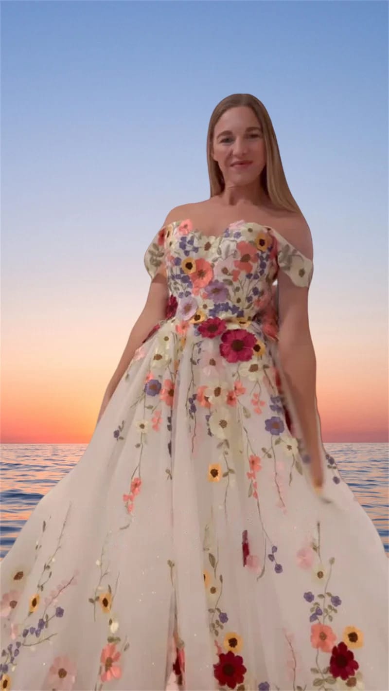 Customer photo review of Heidy Maxi Dress