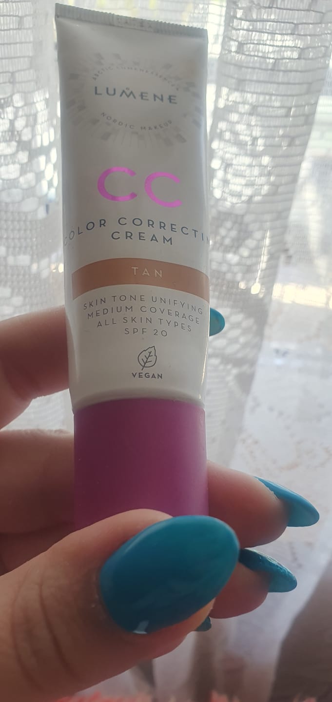 Customer photo review of Веган CC Коректор Абсолютно съвършенство Lumene CC All-Over Concealer